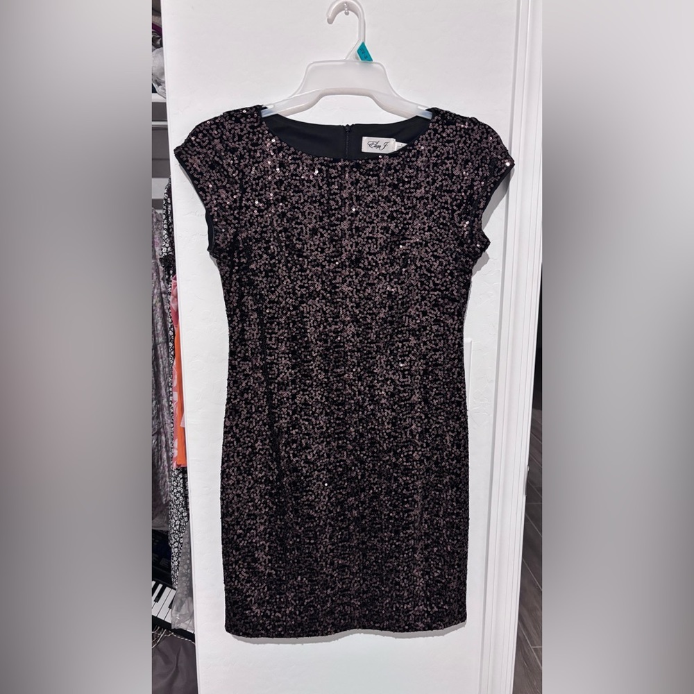 Chic Sequin Mini Dress in Black and Purple